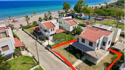 DENİZE 40 METRE MESAFEDE DENİZ MANZARALI BAHÇELİ 3+1 VİLLA
