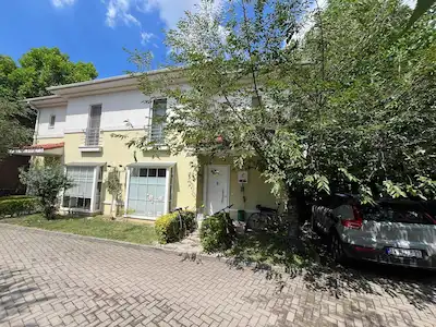 KARTEPE DUMLUPINAR VİLLAM 2 SİTESİ'NDE EŞYALI KİRALIK 3+1 VİLLA