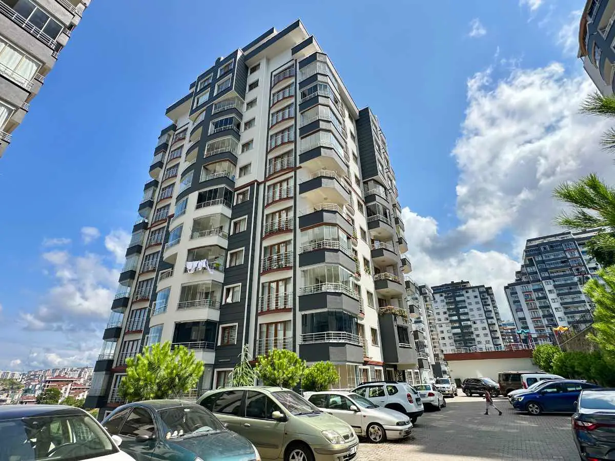 1001 EVLER SİTESİNDE ÖN CEPHE DENİZ MANZARALI SIFIRA YAKIN 3+1 DAİRE