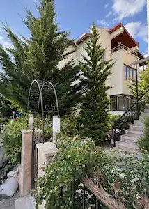 ÇANKAYA TÜRKKONUT ZİRVE 1 KONAKLARI'NDA BAĞIMSIZ ŞÖMİNELİ 6+1 SATILIK VİLLA