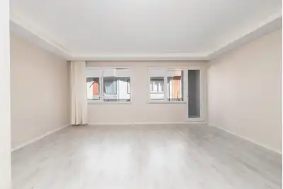 REMAX AREA DAN İHSANIYE MERKEZI KONUMDA KIRALIK ARAKAT 2+1 DAIRE
