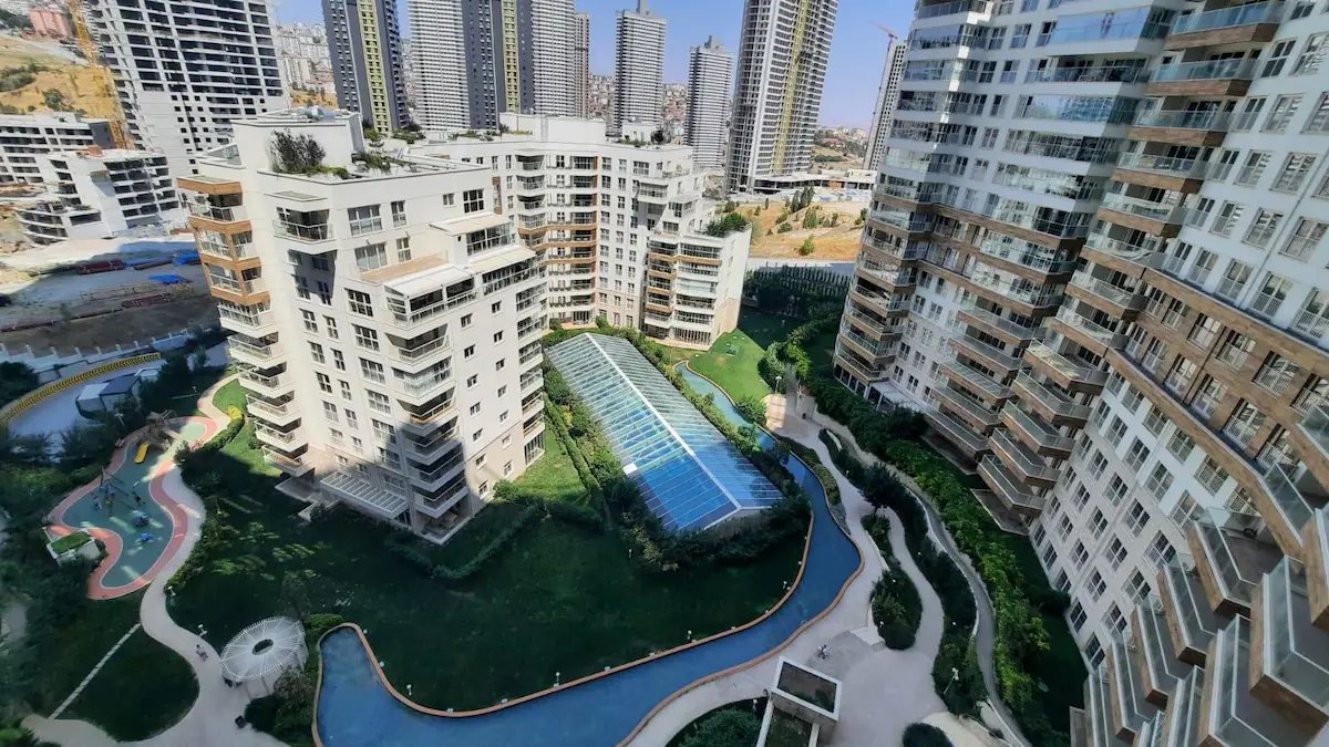 SİNPAŞ EGE VADİSİ’NDE PEYZAJ CEPHELİ, EKSTRA YAPILI BÜYÜK TİP 3+1