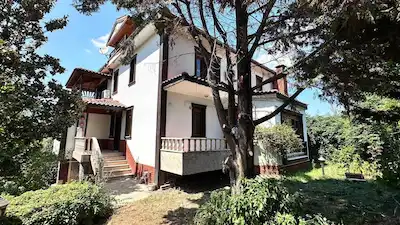 GÖLCÜK YAZLIK'TA TİCARİ'YE UYGUN 7+3 KİRALIK MÜSTAKİL VİLLA