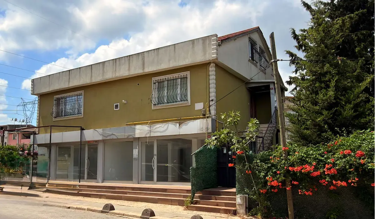 SULTANBEYLI TABELA DEĞERI YÜKSEK OTOPARKLI KIRALIK BINA