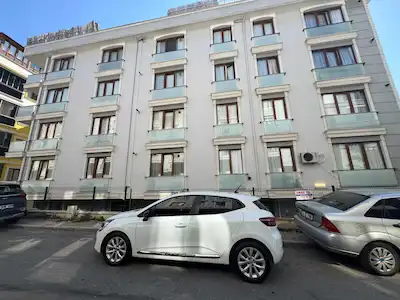 ÇEKMEKÖY MERKEZ MAHALLESİNDE SATILIK 2+1 FERAH DAİRE
