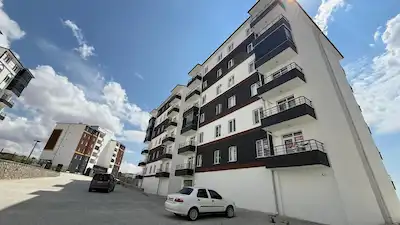 REMAX KEY'DEN SATILIK ÜNIVERSITE BÖLGESINDE 2+1 DAIRE