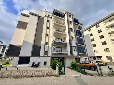 PELİTKÖY TRAMVAY DURAĞINA YAKIN KONUMDA EŞYALI 1+1 KİRALIK DAİRE