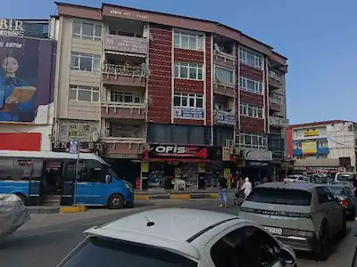 REMAX VİRA'DAN ADAPAZARI’NDA 4+1, 140 M² NET, EŞYALI, EN ÜST KAT & 3 CEPHELİ SATILIK DAİRE