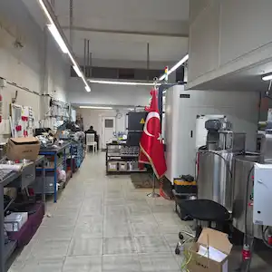 İKİTELLİ OSB  ÇEVRE SANAYİ SİTESİNDE 350 M2 İMALATA UYGUN İŞ TERİ KİRALIKTIR