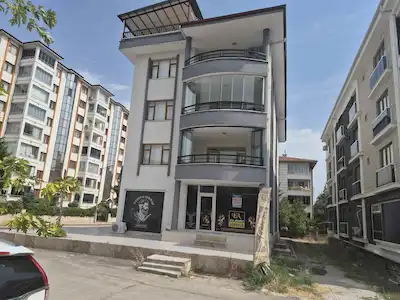 ATAŞEHİR MAH. KANALBOYUNA YAKIN 50 M² KİRALIK DÜKKAN
