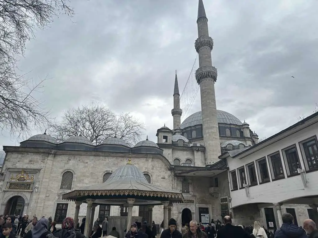 EYÜP SULTANA YÜRÜME MESAFESİNDE 4+1 TERS DUBLEKS