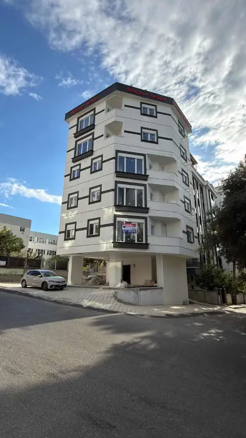 KARTAL KARLIKTEPE 2+1 SATILIK CADDE ÜSTÜ DAIRE