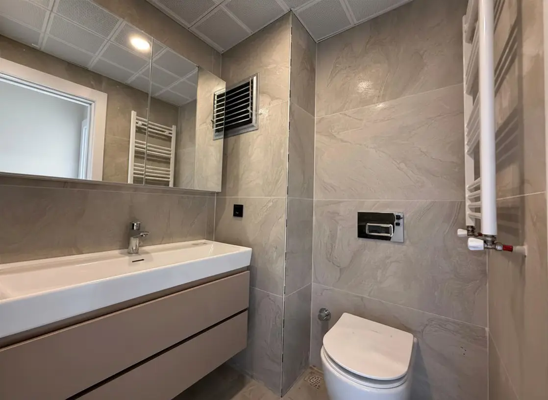 ÇORLU’DA SIFIR BİNADA 2+1 | 2 BANYO | BALKONLU | MERKEZİ ISITMA (PAY ÖLÇER)