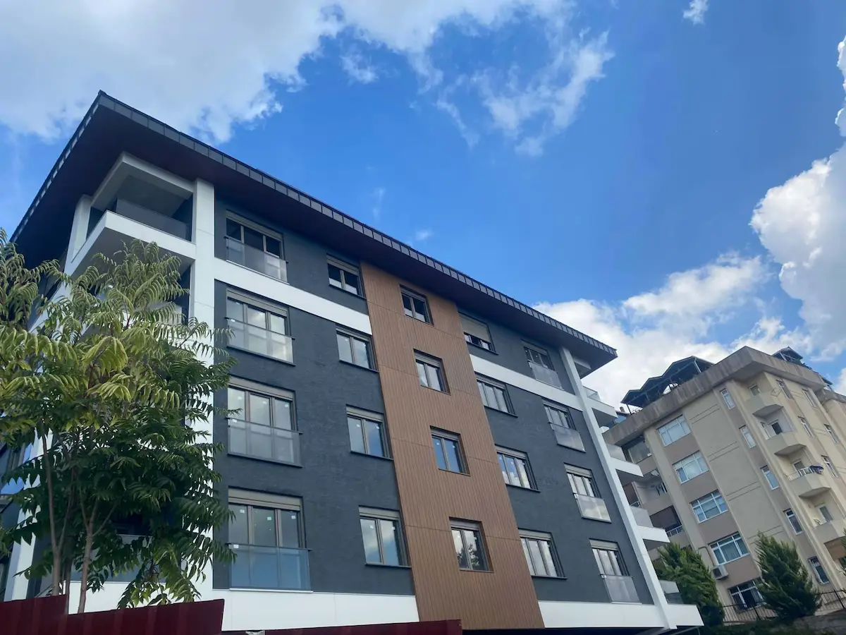 ÇENGELKÖY GÜZELTEPE'DE SATILIK 3+1 DAİRE