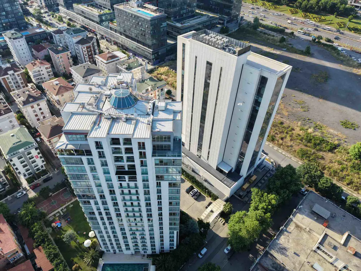 MALTEPE E5' E YAKIN DENIZ MANZARALI ADAKULE 412M2 KIRALIK OFIS