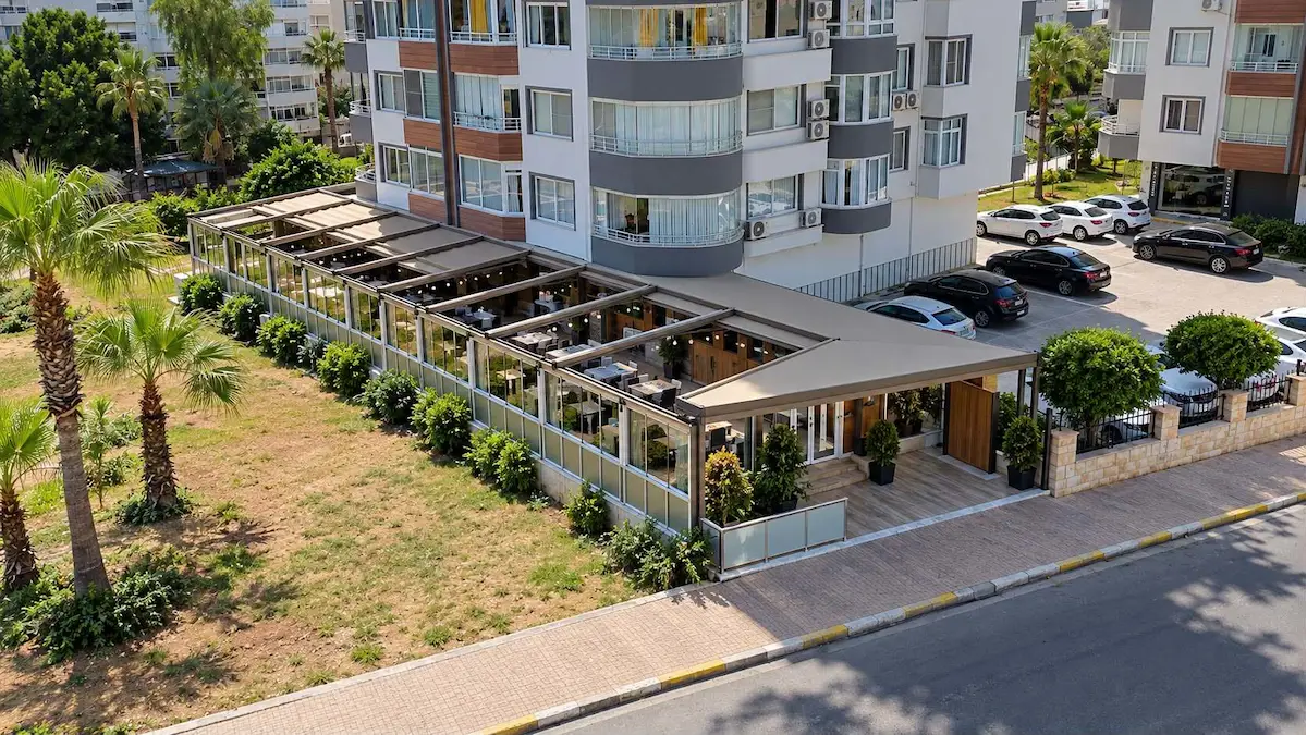 REMAX RİNA'DAN ADNAN MENDERES'TE DENİZ MANZARALI DÜKKAN