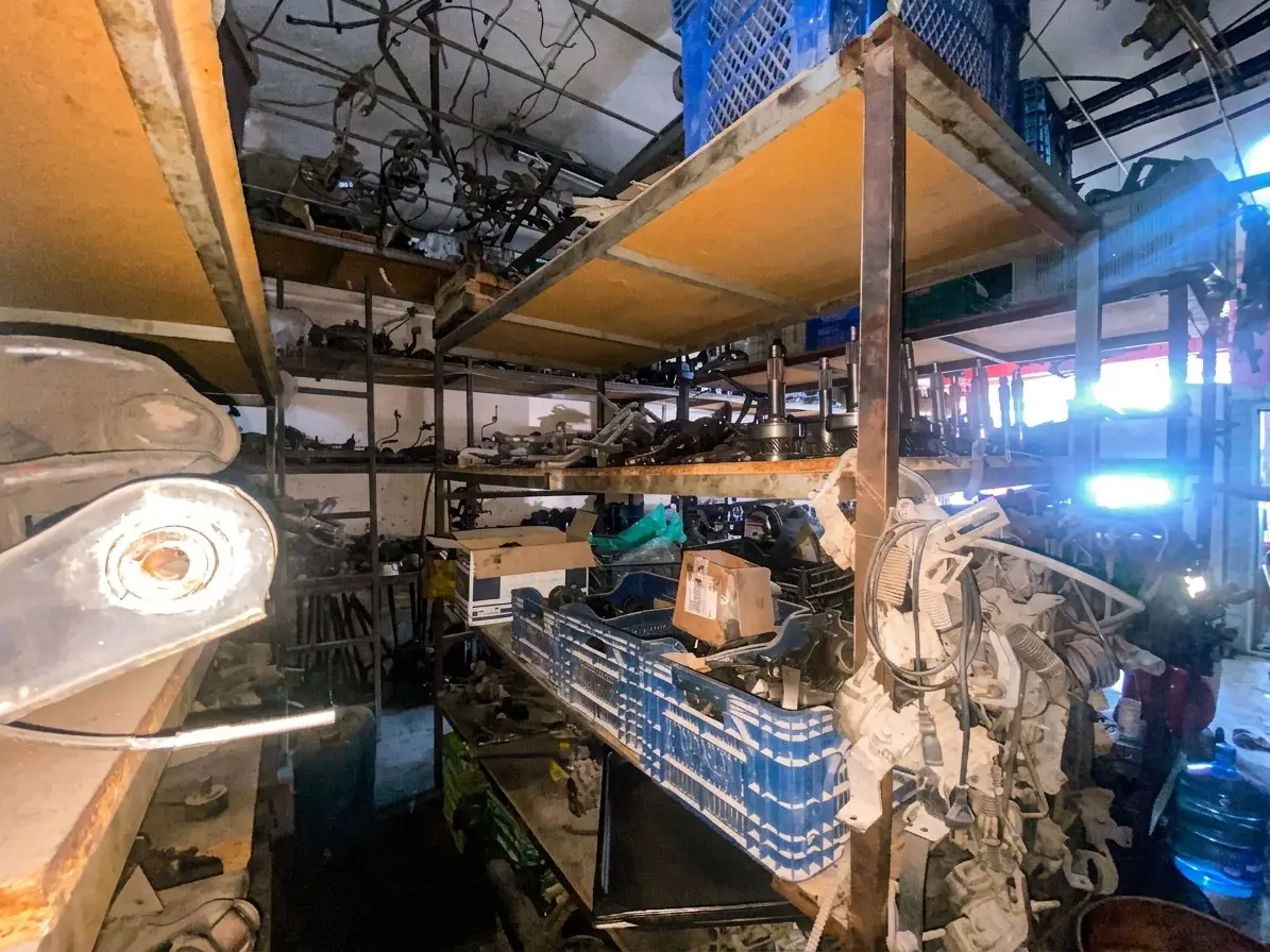 İZMIR BORNOVA 3. SANAYI SITESI’NDE SATILIK MÜSTAKIL TAPULU DÜKKÂN 3