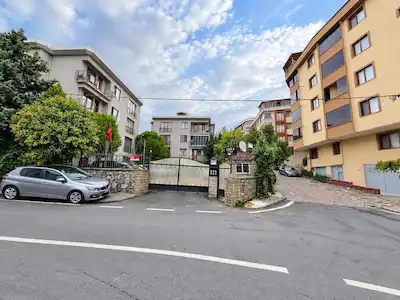 ÇEKMEKÖY MERKEZ MAHALLESİ 3000 A SİTESİ’NDE KİRALIK 5+1 ÇATI DUBLEKSİ