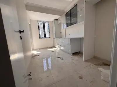 KARTAL METROYA 500 METRE 5 + 2 DUBLEKS IKI AYRI GIRIŞTE SATILIK DAİRE