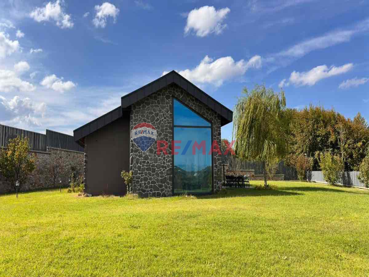 İZMİT ORHANİYEDE 1.970 M2 ARSASI OLAN MUHTEŞEM VİLLA