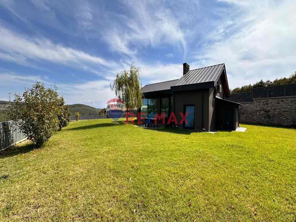 İZMİT ORHANİYEDE 1.970 M2 ARSASI OLAN MUHTEŞEM VİLLA