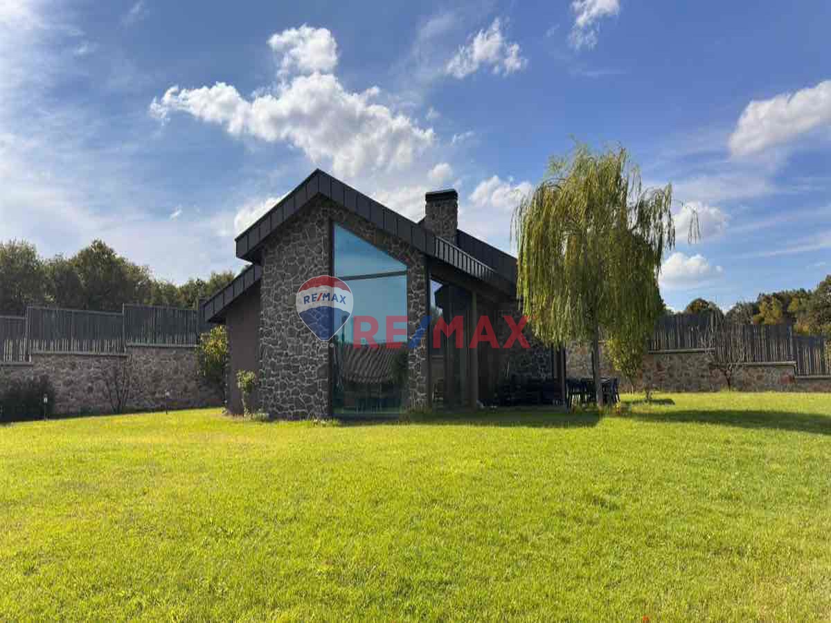 İZMİT ORHANİYEDE 1.970 M2 ARSASI OLAN MUHTEŞEM VİLLA