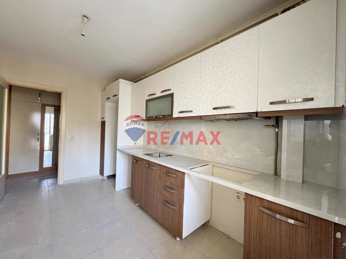 SAĞLIK KENT SİTESİNDE BOYALI YENİLENMİŞ KİRALIK DAİRE