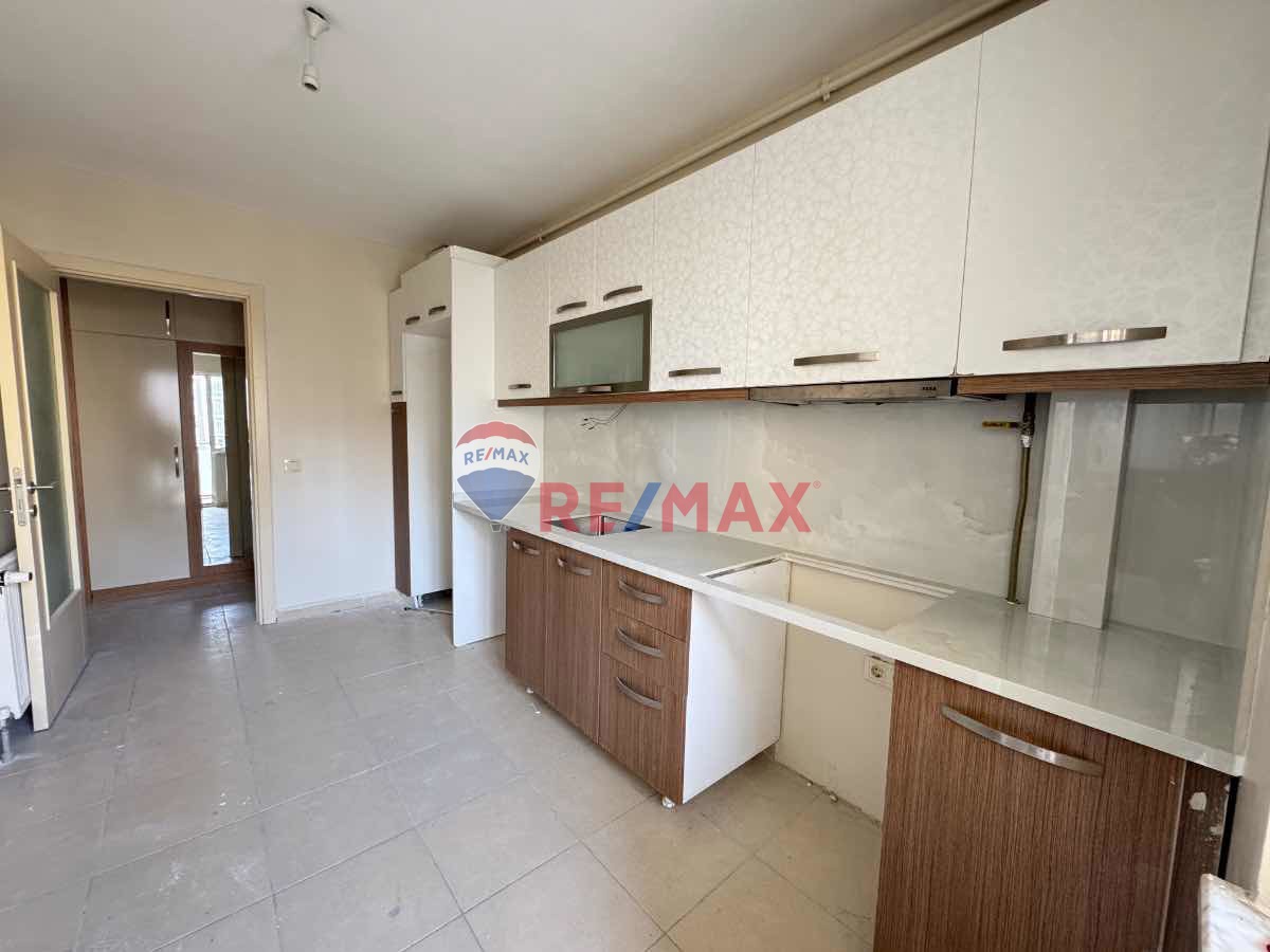 SAĞLIK KENT SİTESİNDE BOYALI YENİLENMİŞ KİRALIK DAİRE