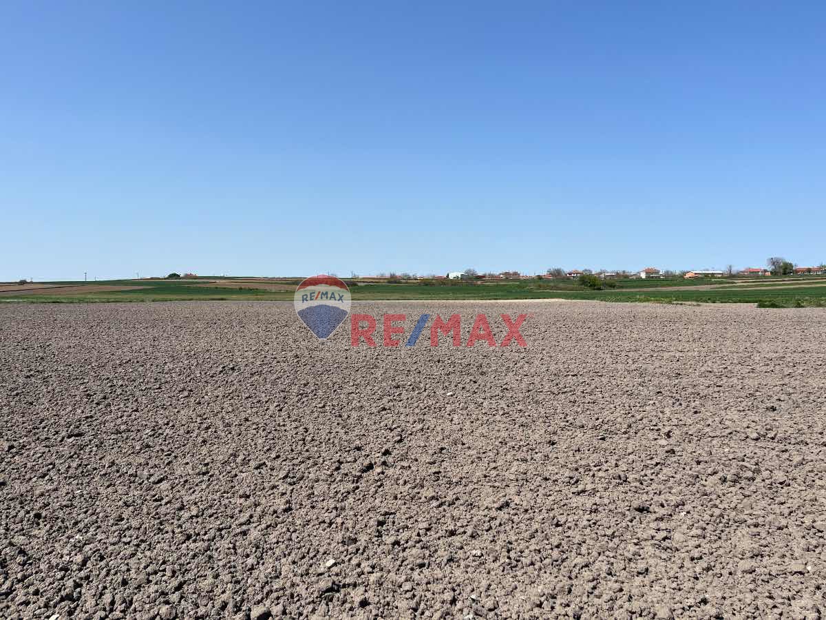 REMAXLAND'TEN BEYAZKÖYDE KÖYE YAKIN SATILIK TARLA 9658 M2