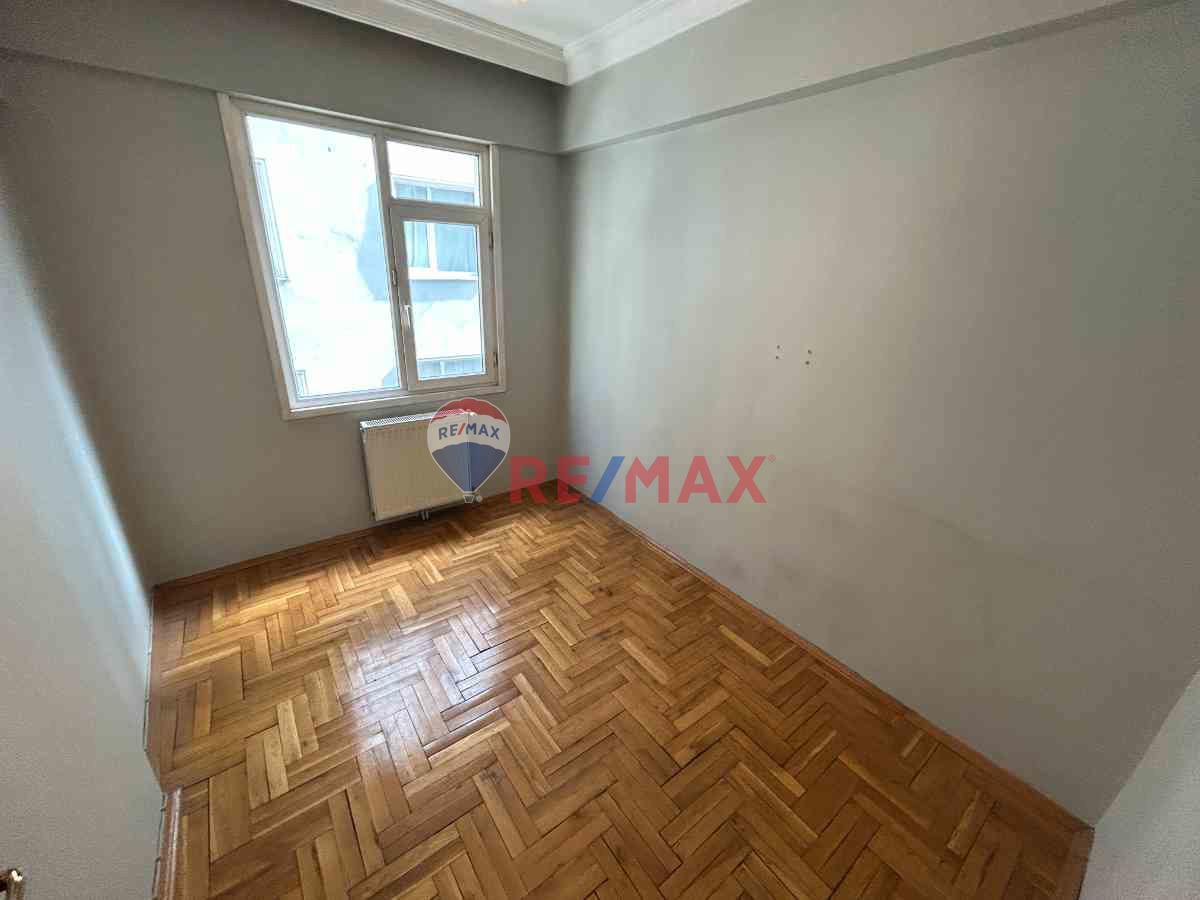 ATAŞEHIR HISARKENT SITESI SATILIK ARA KAT 3+1