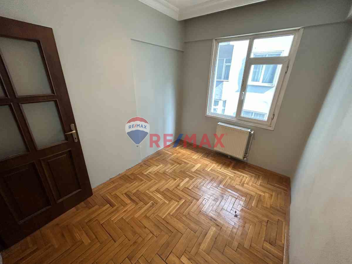 ATAŞEHIR HISARKENT SITESI SATILIK ARA KAT 3+1