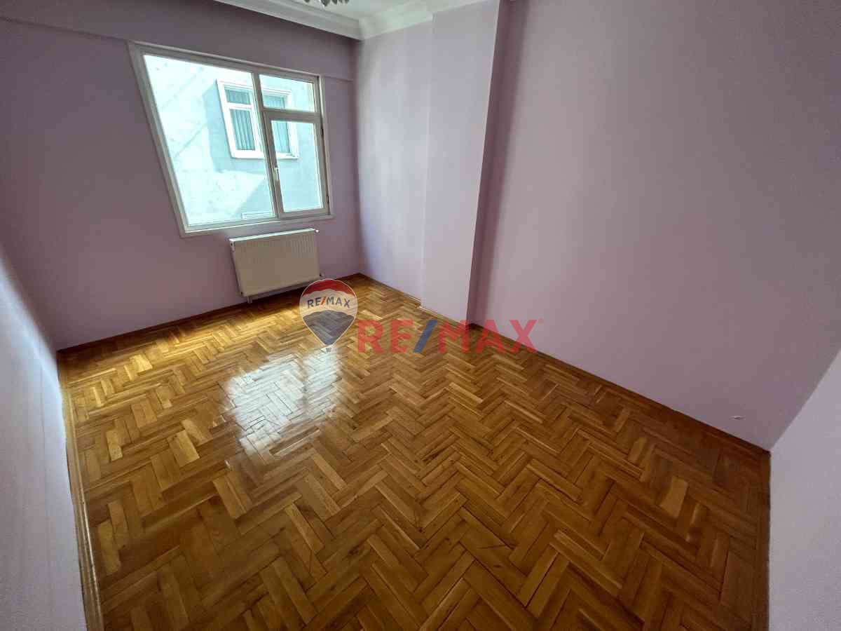 ATAŞEHIR HISARKENT SITESI SATILIK ARA KAT 3+1