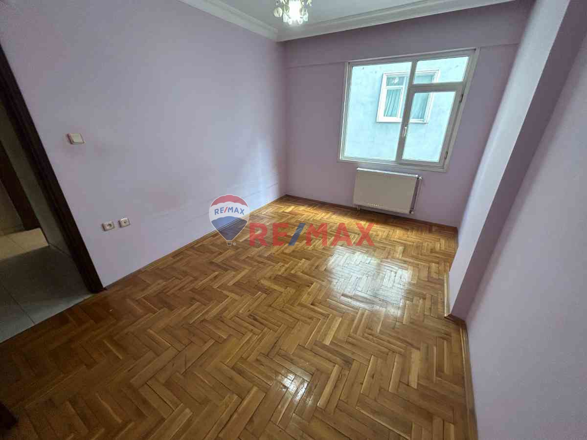 ATAŞEHIR HISARKENT SITESI SATILIK ARA KAT 3+1