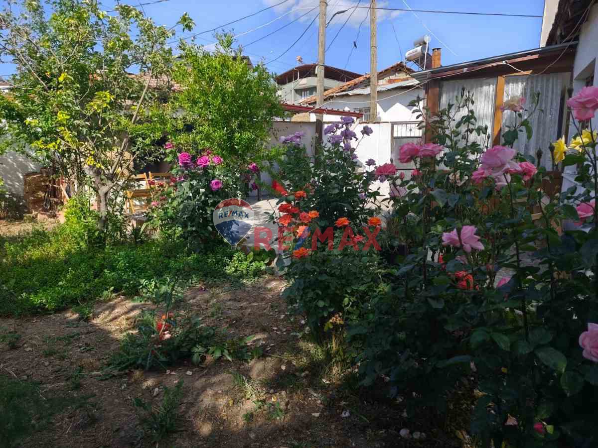 EDREMİT YAYLAÖNÜ MAH.'DE SATILIK MÜSTAKİL EV