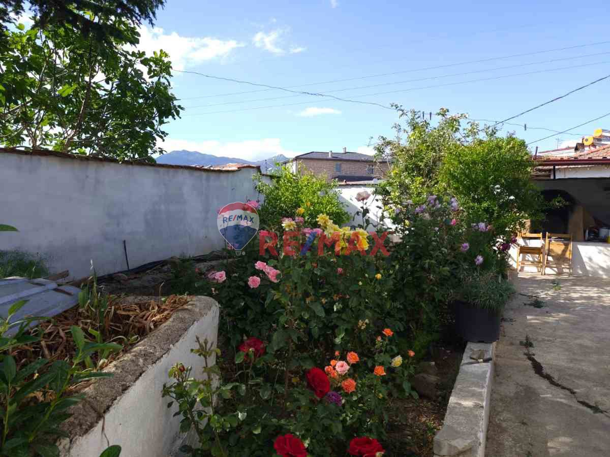 EDREMİT YAYLAÖNÜ MAH.'DE SATILIK MÜSTAKİL EV