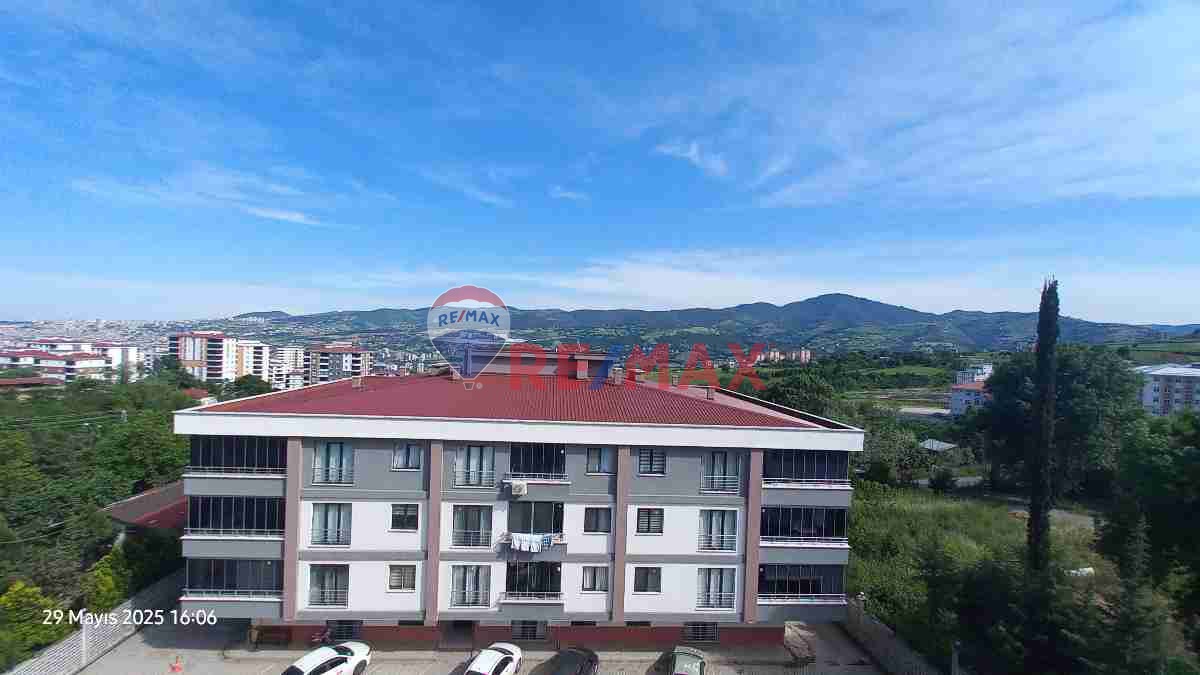 ARAŞTIRMA HASTANESİ'NE YAKIN SATILIK SİTE İÇERİSİNDE 2+1 ARA KAT DAİRE