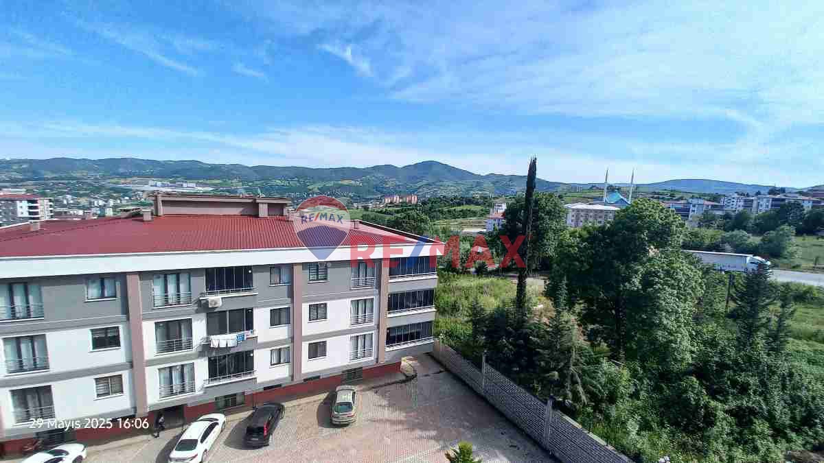 ARAŞTIRMA HASTANESİ'NE YAKIN SATILIK SİTE İÇERİSİNDE 2+1 ARA KAT DAİRE