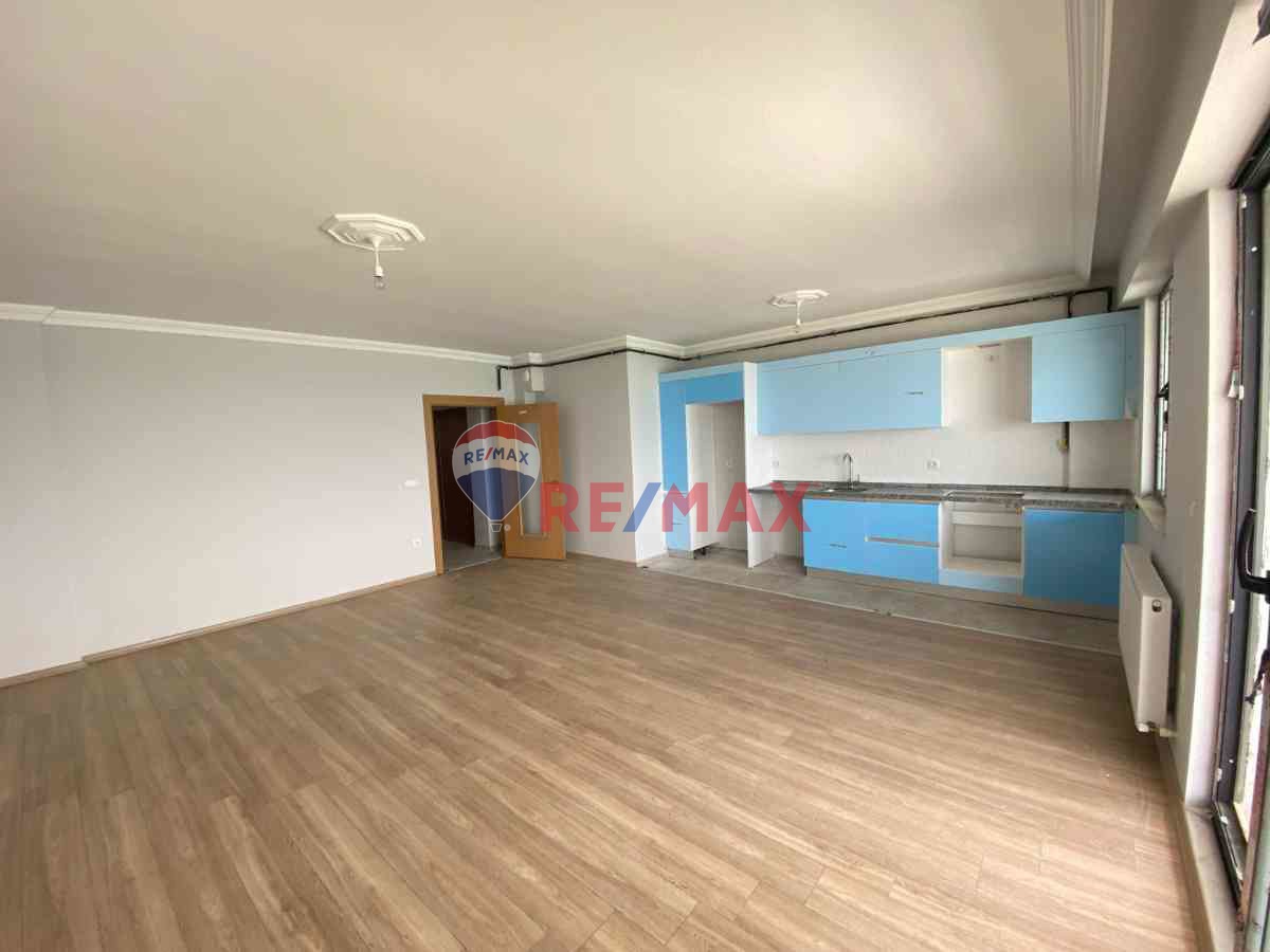 RE/MAX ŞEHİR'DEN YALOVA ESENKÖY'DE SATILIK DENİZ MANZARALI DAİRE