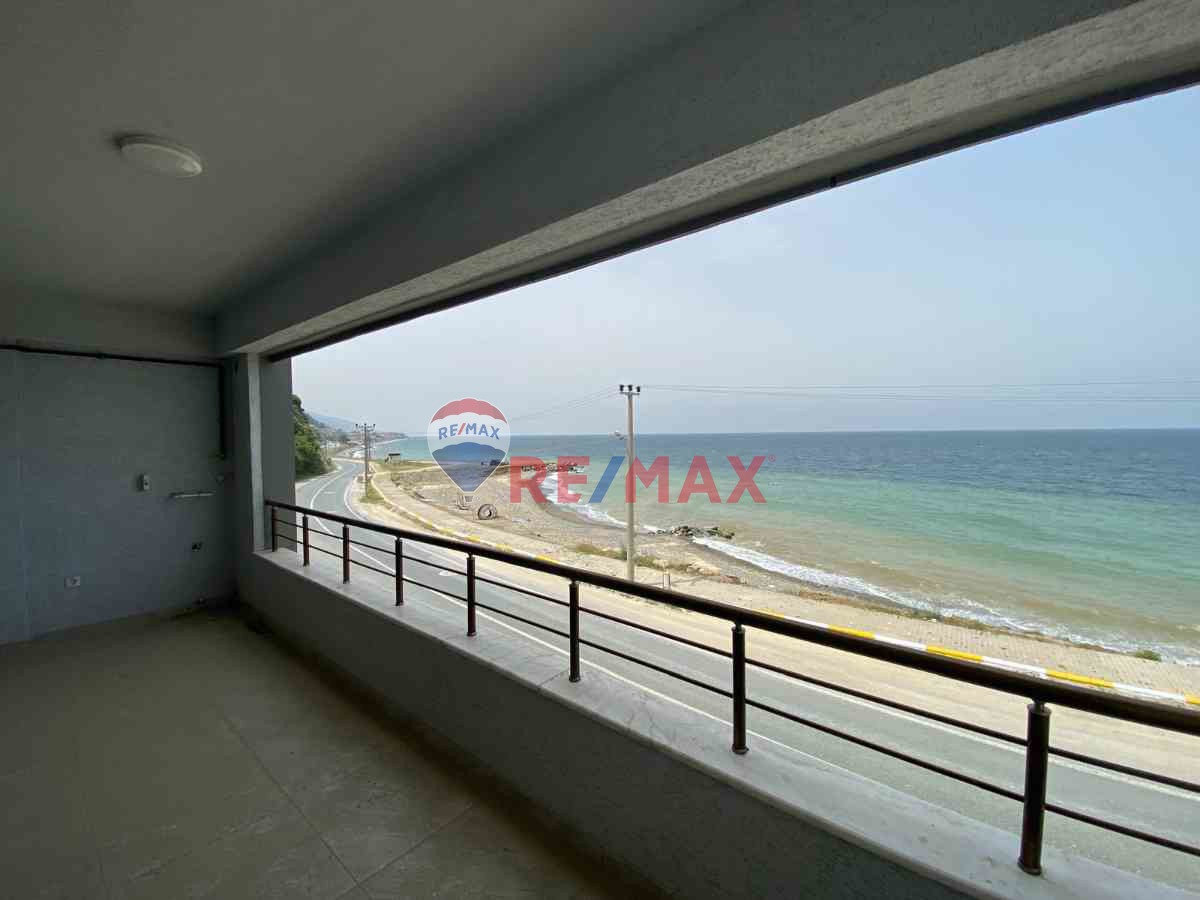 RE/MAX ŞEHİR'DEN YALOVA ESENKÖY'DE SATILIK DENİZ MANZARALI DAİRE