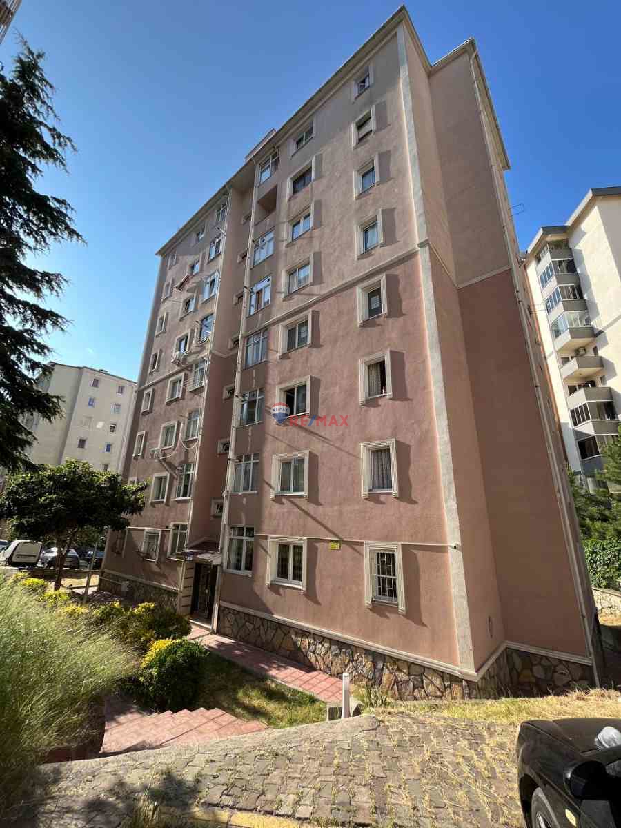 YENİŞEHİR'DE MERKEZİ KONUMDA İSKANLI SATILIK 2+1