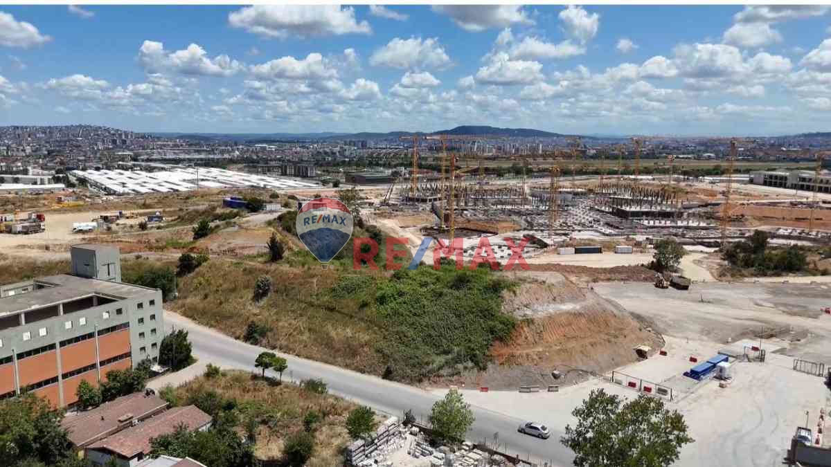 SANCAKTEPE SARIGAZI EMEK MH. 422 M2 KONUT İMARLI SATILIK ARSA