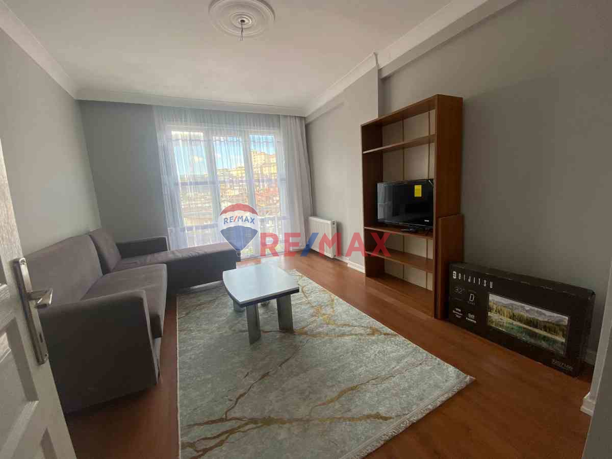 FINDIKLI'DA METROYA 5 DK BALKONLU EŞYALI FATURALAR DAHİL 2+1