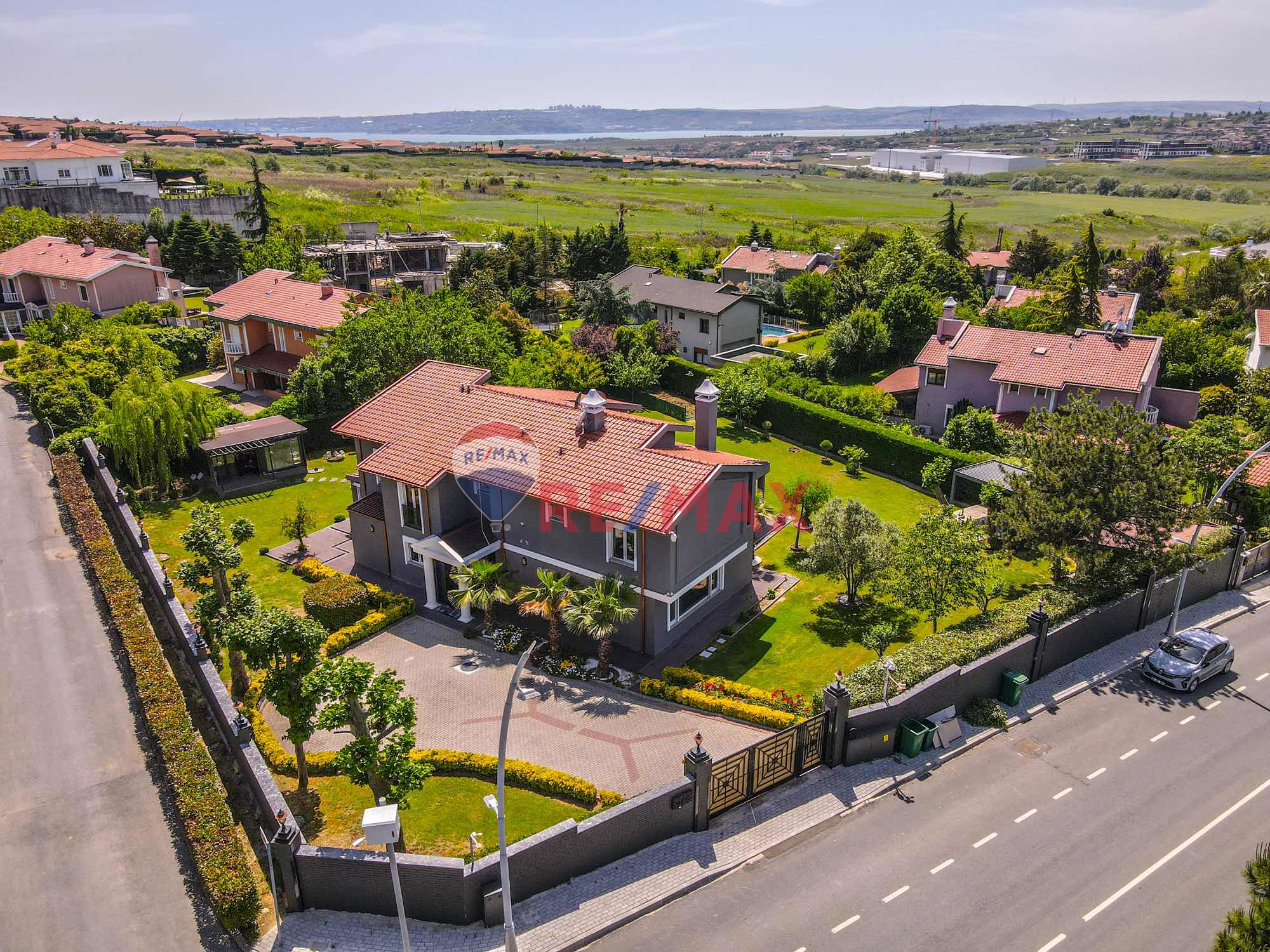 ALKENT YEDİTEPE SATILIK FULL TADİLATLI BÜYÜTÜLMÜŞ S1 TİP VİLLA