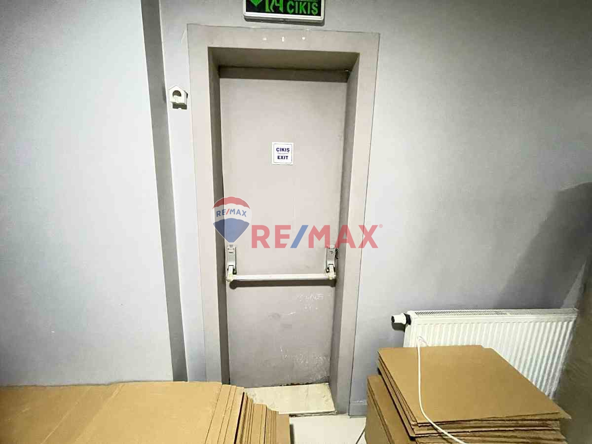 BAHÇELIEVLER ÇOBANÇEŞME,DE IMALATA UYGUN KIRALIK IŞ HANI KATI