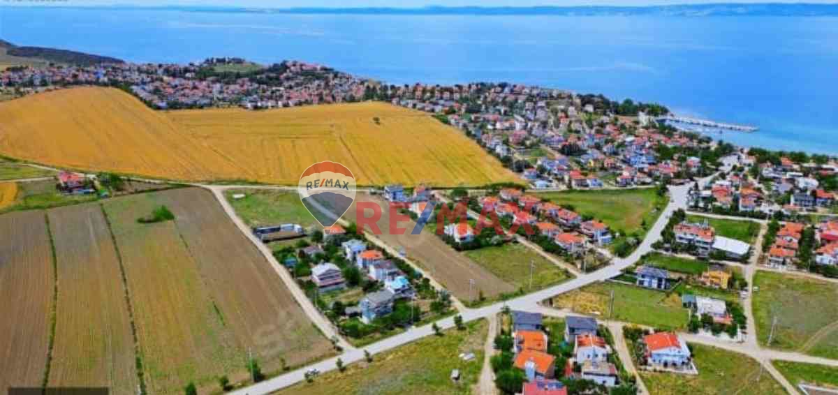 MÜKEMMEL KONUMDA GELİBOLU GÜNEYLİ KÖYÜ SATILIK İMARLI ARSA