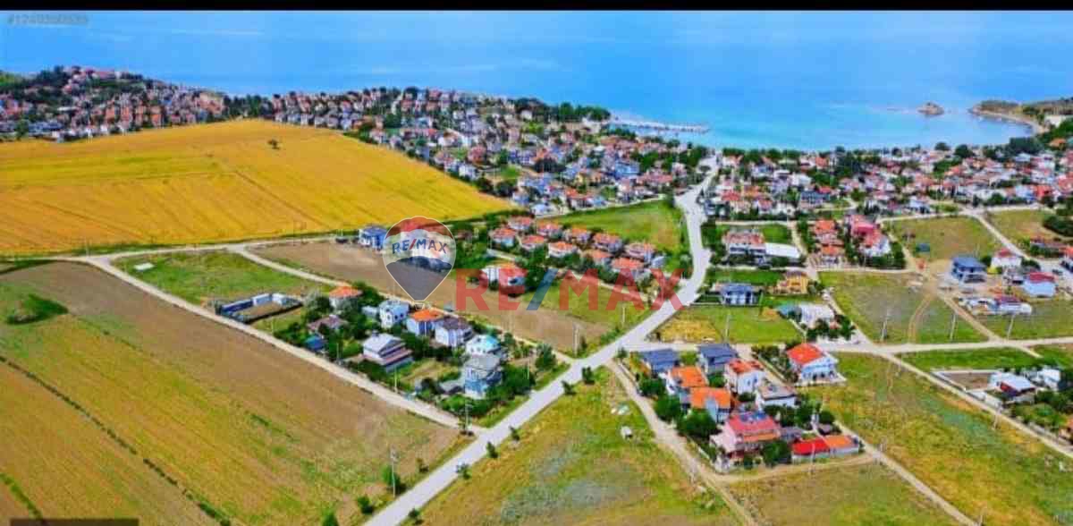 MÜKEMMEL KONUMDA GELİBOLU GÜNEYLİ KÖYÜ SATILIK İMARLI ARSA