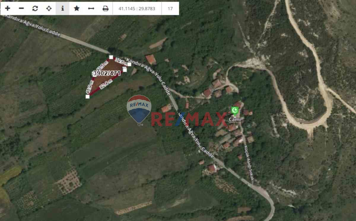 ERDAL TURAN'DAN ASFALTA 40 METRE CEPHE 2560 M2 MÜSTAKİL PARSEL