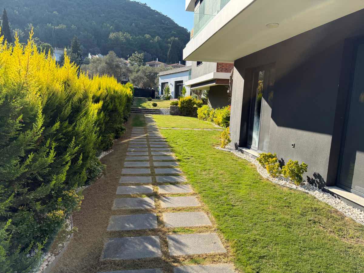 URLA GÜVENDIK EŞYALI DUBLEX TERAS KATI 2+1 KIRALIK REZIDANS DAIRESI