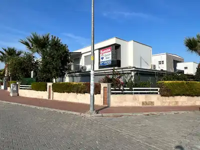 KARAOVA'DA AVM YANI PALM 34 SİTESİ'NDE SATILIK 4+1 VİLLA