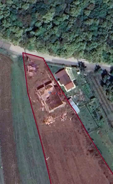İZMİT ÇAĞIRGAN’DA İÇİNDE EVİ BULUNAN SATILIK TARLA